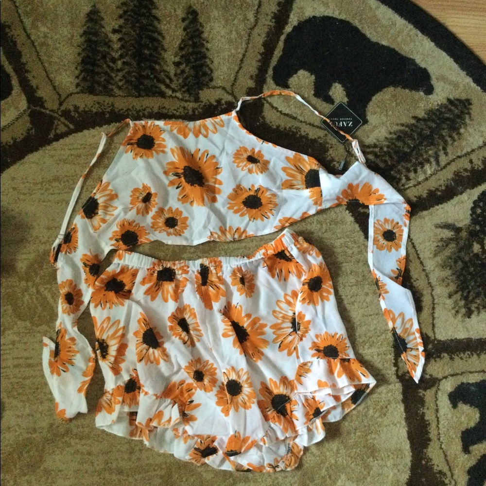 Sunflower crop top set NWT